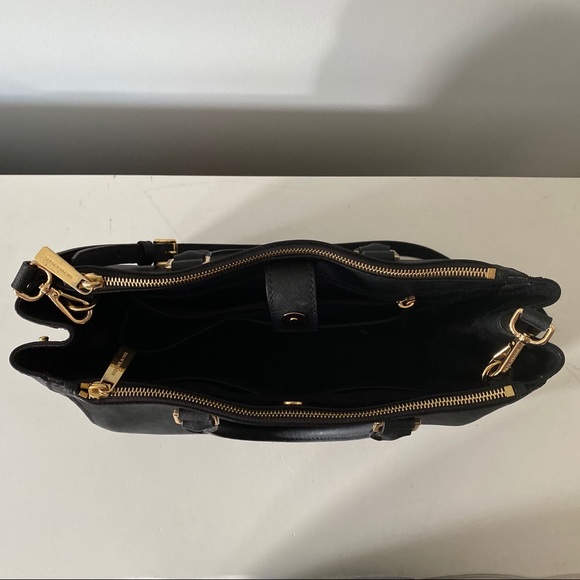 Michael Kors Jet Set Double Zip Tote Black - Picture 12 of 13